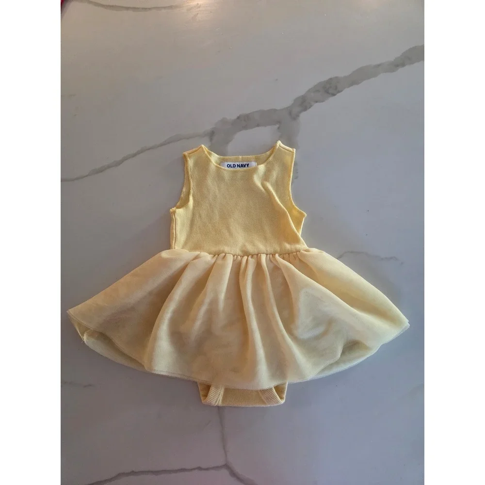 Old‎ navy baby girl Skirted romper 3-6 mos